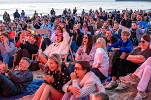Festivalio žiūrovai Melnragės paplūdimyje