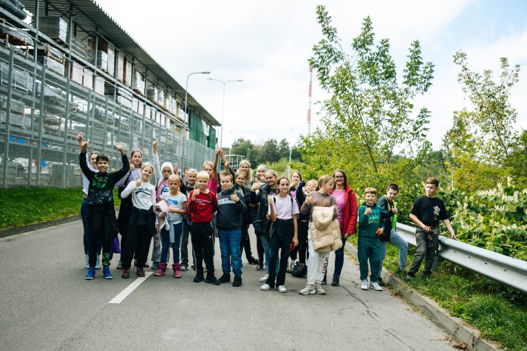 Aplinkos tvarkymo akcijos dalyvių grupė Vilniuje
